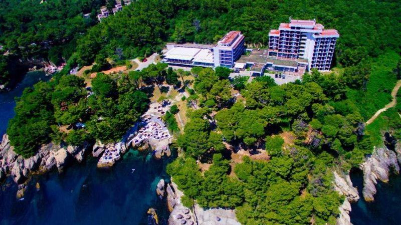 Corpus A - Hotel Albatros Улцин Екстериор снимка
