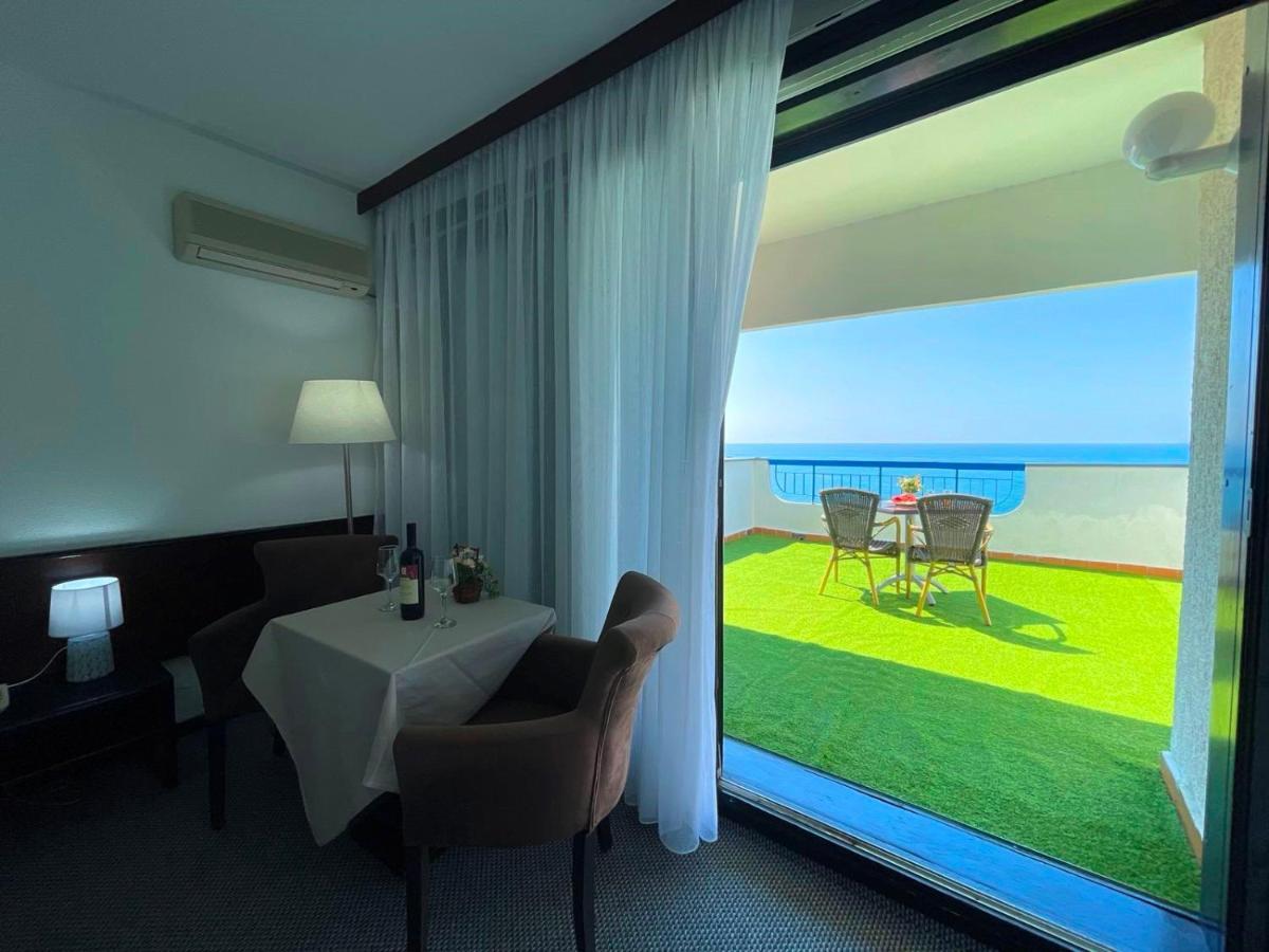 Corpus A - Hotel Albatros Улцин Екстериор снимка