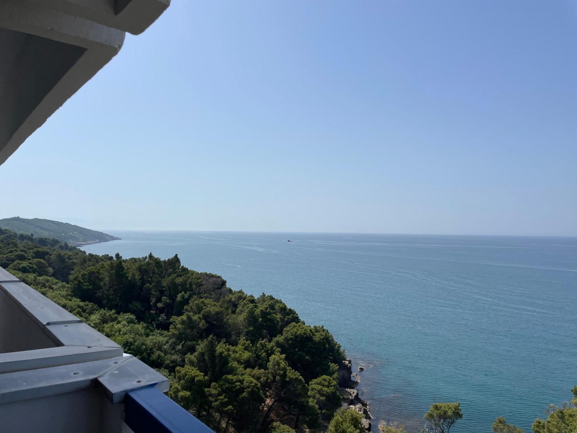 Corpus A - Hotel Albatros Улцин Екстериор снимка